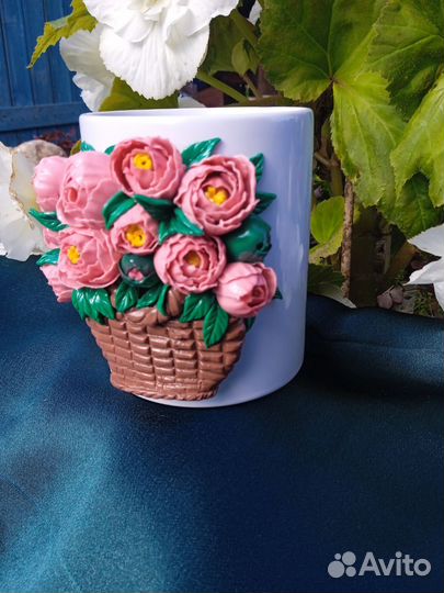 Кружка с декором из полимерной глины