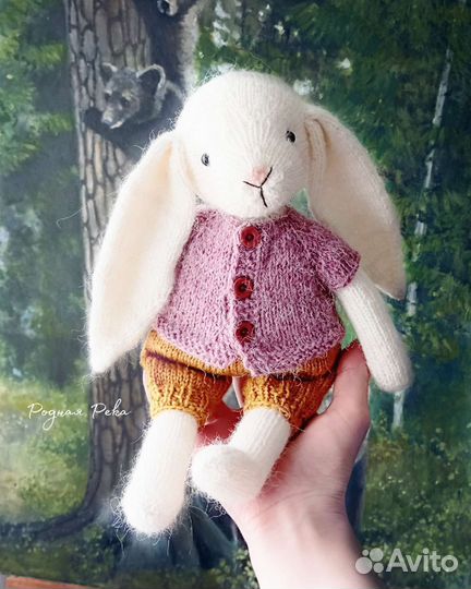 Зайчики. Игрушки вязаные