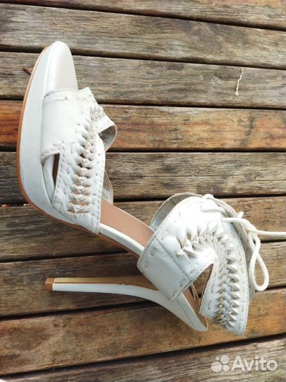 Босоножки Zara 39р новые