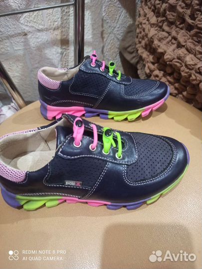 Кроссовки для девочки