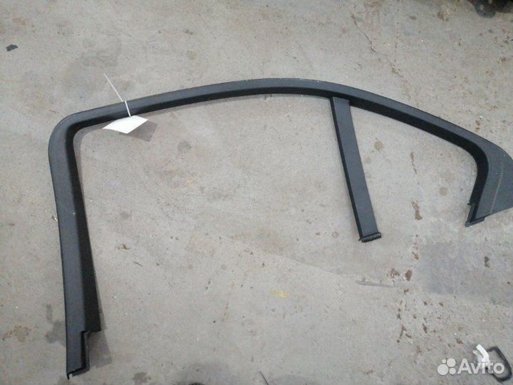 Накладка двери задняя правая Mercedes Benz C200