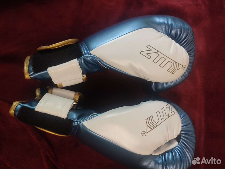 Боксерские перчатки