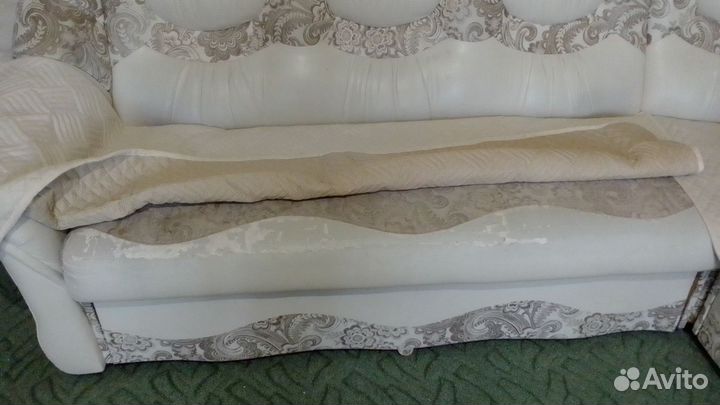 Кожаный угловой диван бу