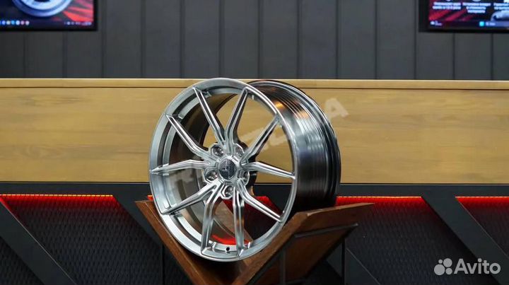 Литой диск HRE R17 5x114.3 sv