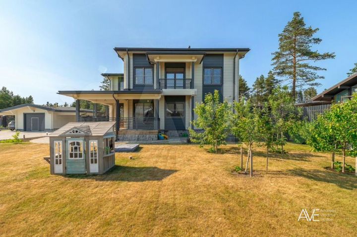 Дом 350 м² на участке 15 сот.