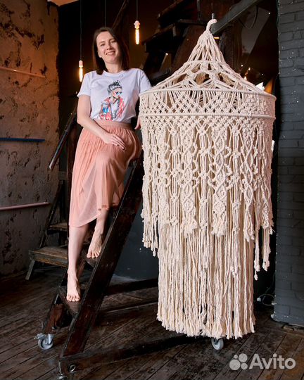 Макраме авито. Панно макраме красное. Макраме мк качель. Яранга макраме. Современное макраме.