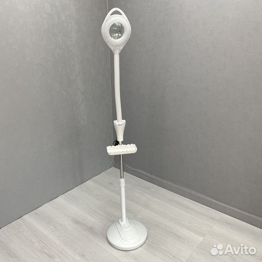 Лампа лупа с регулировкой яркости