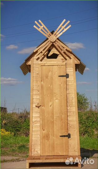 Уличный туалет деревянный