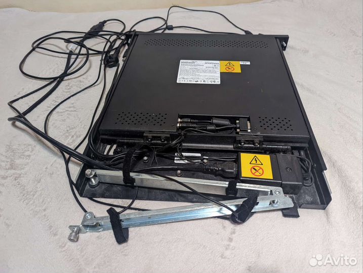 Монитор+dvd-rom IBM 1723-hс1 в серверную стойку