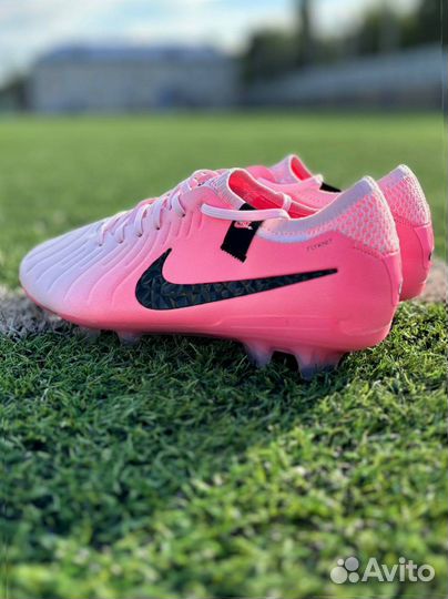 Бутсы Nike Tiempo Legend X pink and white