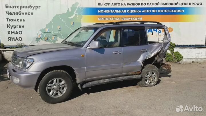 Фара противотуманная левая Toyota Land Cruiser (J100) 81220-60031