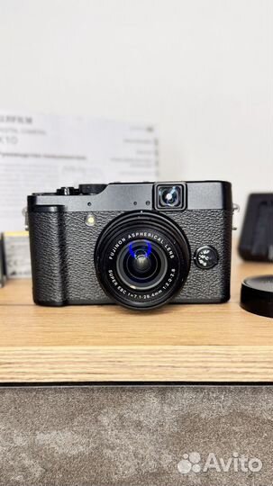 Fujifilm X10