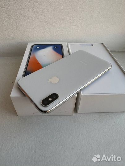 iPhone X, 64 ГБ