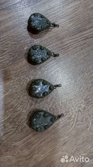 Груз гриппа с шипами, крашенные