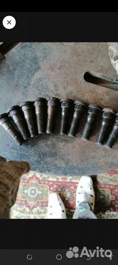 Болт ступичный на chrysler гранд voyager(4-е пок.)