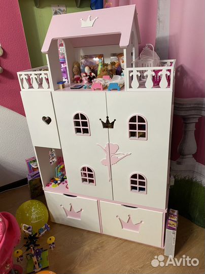 Большой кукольный домик