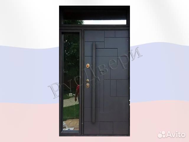 Полуторная входная дверь с фрамугой из стекла