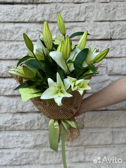 Лилии цветы букеты