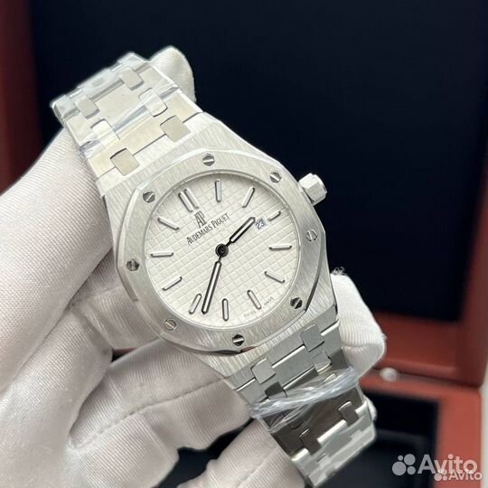 Женские часы Audemars Piguet