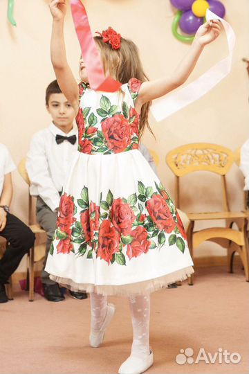 Платье нарядное с пышным подъюбником