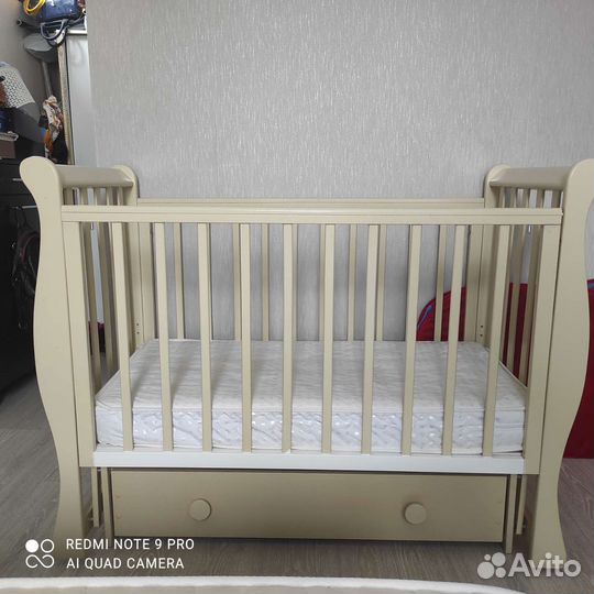 Детская кроватка Лель с маятником