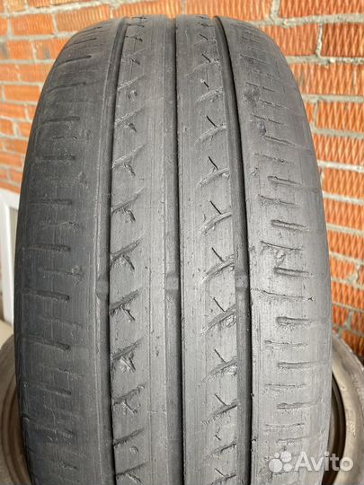 Yokohama BluEarth AE01 215/60 R16 99H