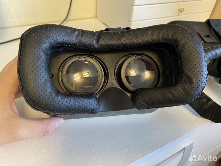 VR-очки с выемкой для телефона 2 штуки