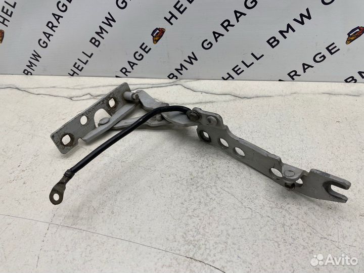 Петля капота правая Bmw E39