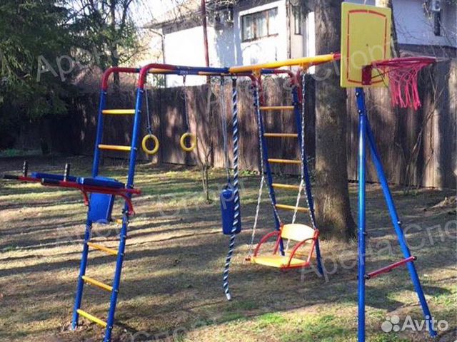 Уличный спортивный комплекс