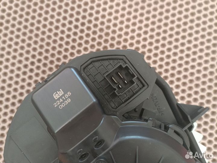 Новый моторчик печки Touarеg 2010-18 Cayеnne 958