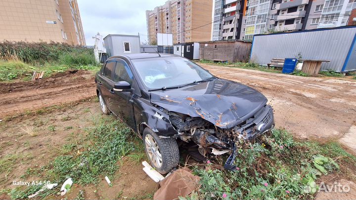 Ford Focus 1.6 МТ, 2008, битый, 335 000 км