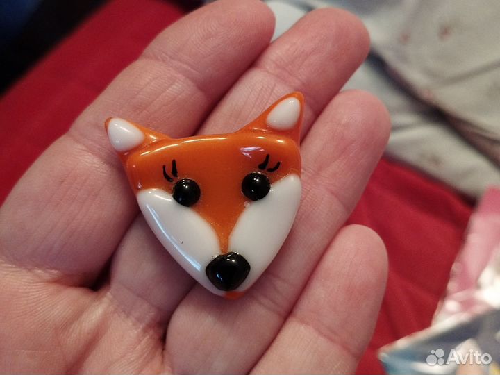 Брошки и значки с лисами