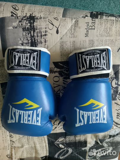 Боксерские перчатки 14 oz everlast