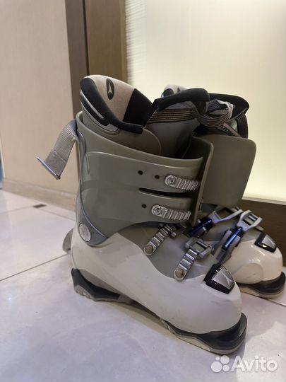 Горнолыжные ботинки atomic 24,5 (25)