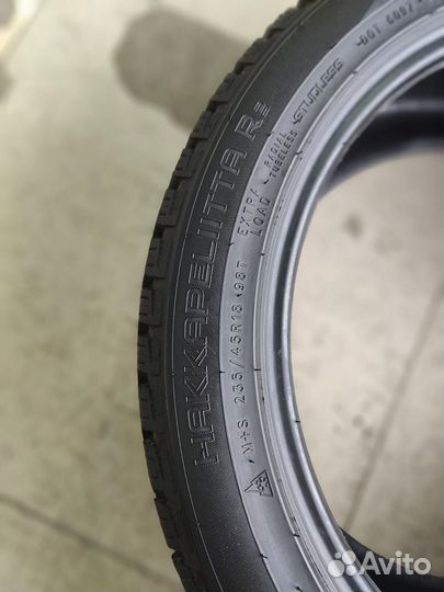 Nokian Tyres Hakkapeliitta R3 235/45 R18