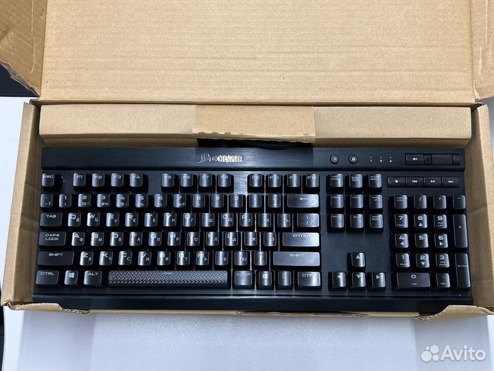 Клавиатура Corsair K70 RGB