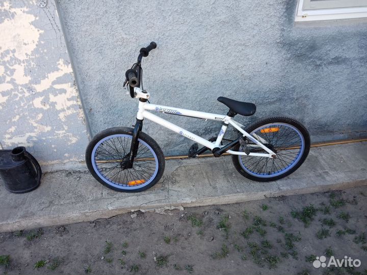 Трюковой велосипед BMX