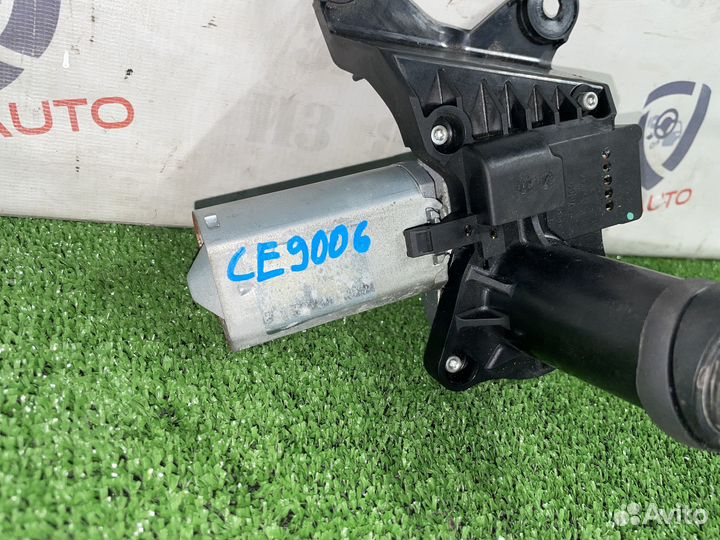 Задний стеклоочиститель в сборе на Cadillac Escala