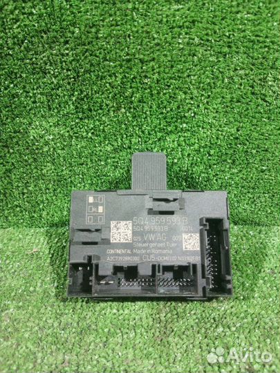 Блок управления дверьми передний левый Skoda