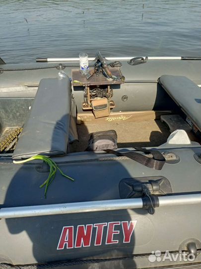 Лодка пвх Посейдон Антей 380 с мотором Honda 20 DK