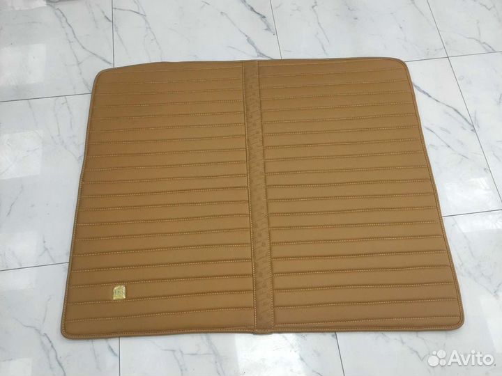 Коврик Larento кожаный в багажник Mercedes W212