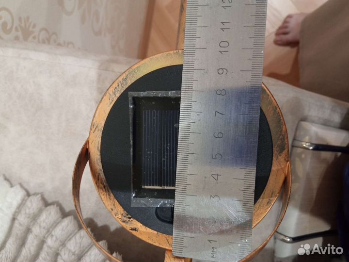 Садовый светильник на солнечной батарее