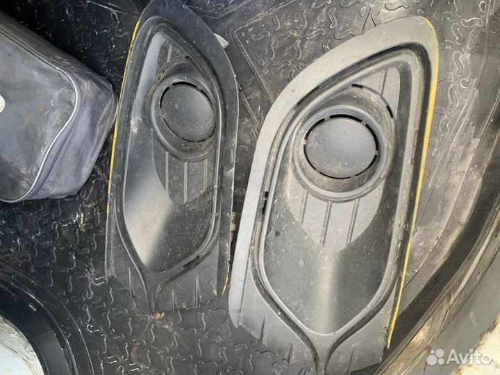 Заглушки в бампер Логан2