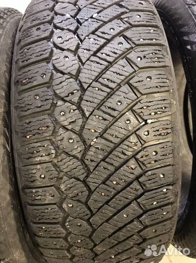 Gislaved Nord Frost 200 215/50 R17