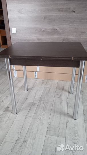 Кухонный стол