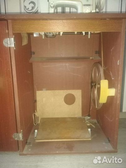 Швейная машина Подольск 142