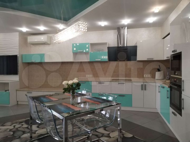 2-к. квартира, 100 м², 18/22 эт.