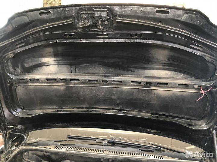 Капот Volkswagen Touran 2004