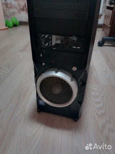 Продам системник на запчасти