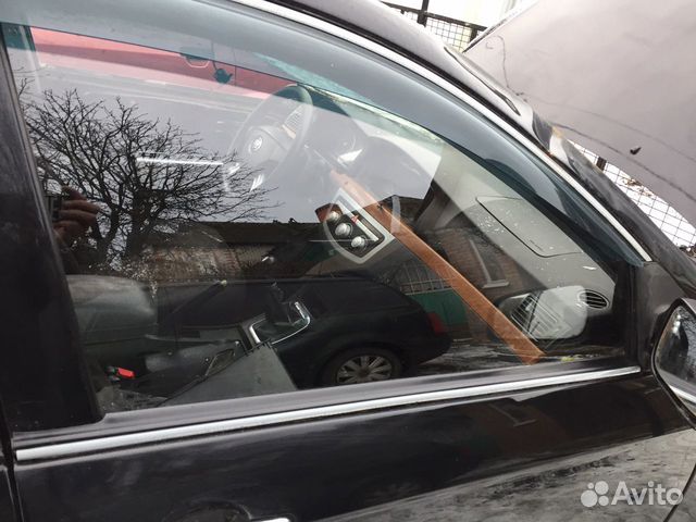 Стекло двери переднее правое